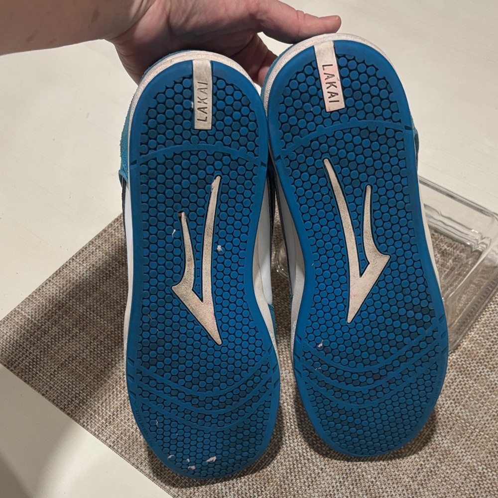 Lakai Telford Low sneakers in beautiful teal and white. Men's 10. Very sharp! - Picture 4 of 7